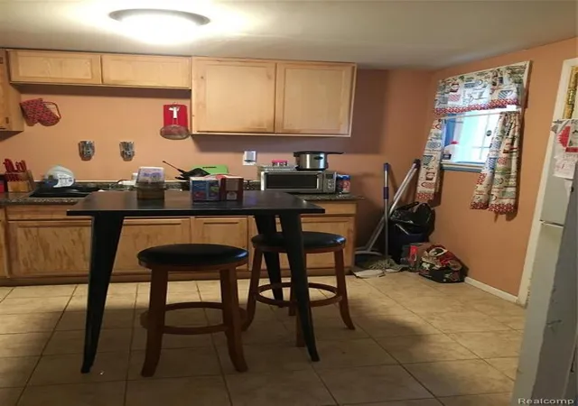 2nd image of 1679 Lemay St, Detroit, MI 48214 | MLS# 40257291