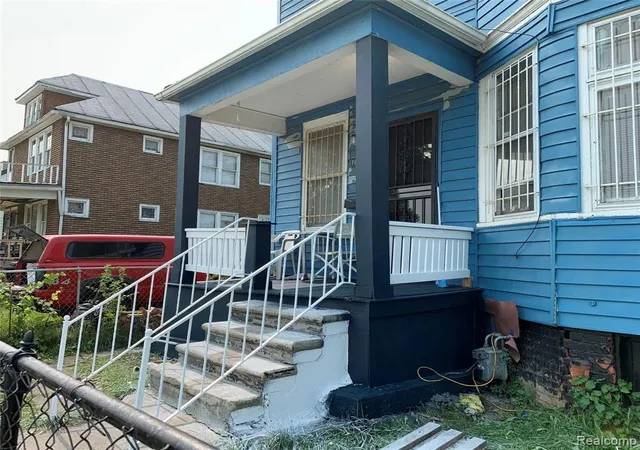 Photo 3 of Sale Pending at 1679 Lemay St, Detroit, MI 48214 | MLS# 40257291 | Listing updated on 2025-06-17