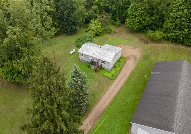 2nd image of 67720 M 43, South Haven, MI 49090 | MLS# 70553137