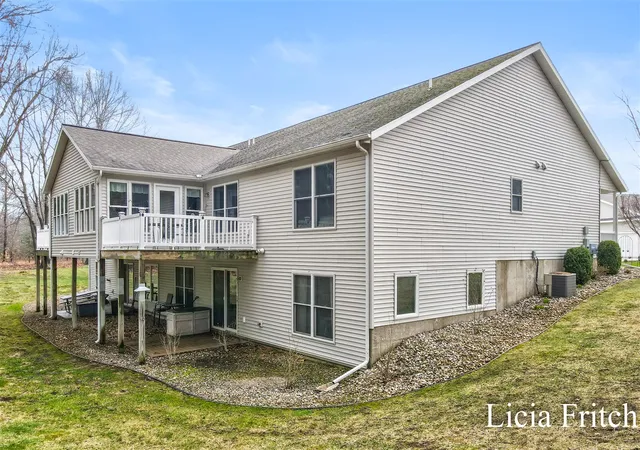 5th image of 1527 W Addison Wy, Muskegon, MI 49445 | MLS# 70525043