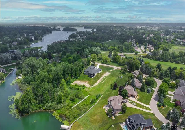 4th image of 4172 Northshore Dr, Fenton, MI 48430 | MLS# 61007628