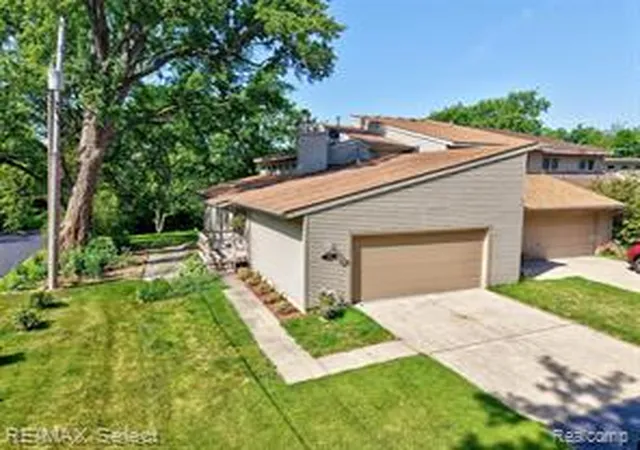 Homes for sale in Flushing, MI | 6605 Flushing Rd, Flushing, MI 48433 | MLS# 61009653