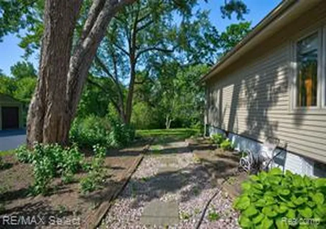 Homes for sale in Flushing, MI | 6605 Flushing Rd, Flushing, MI 48433 | MLS# 61009653