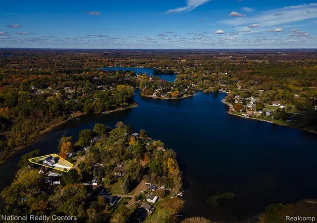 Homes for sale in Metamora, MI | 1326 Circle Dr, Metamora, MI 48455 | MLS# 60970171