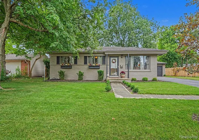 1st image of 6063 Graper Dr, Waterford, MI 48329 1334 | MLS# 61023173