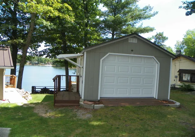 3rd image of 439 S Lake St, Harrison, MI 48625 | MLS# 50219762