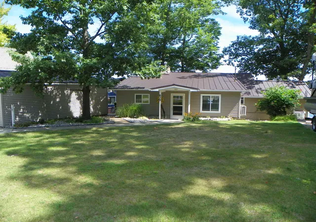 5th image of 439 S Lake St, Harrison, MI 48625 | MLS# 50219762