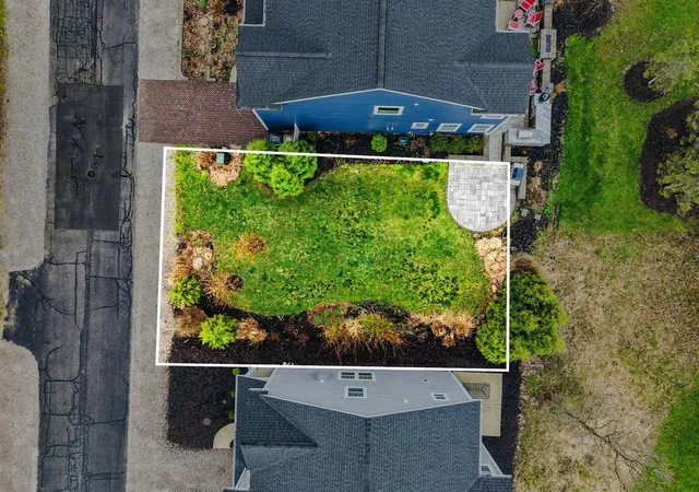 1st image of 661 Meadow Dr, South Haven, MI 49090 | MLS# 70527605