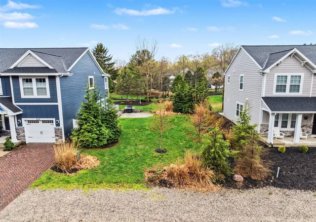 2nd image of 661 Meadow Dr, South Haven, MI 49090 | MLS# 70527605