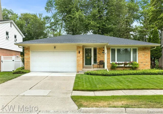 1st image of 3201 Marion Dr, Royal Oak, MI 48073 | MLS# 61022889