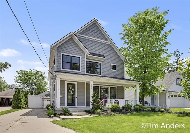 Homes for sale in Grand Rapids, MI | 556 Greenwood Ave, Grand Rapids, MI 49506 | MLS# 70535376