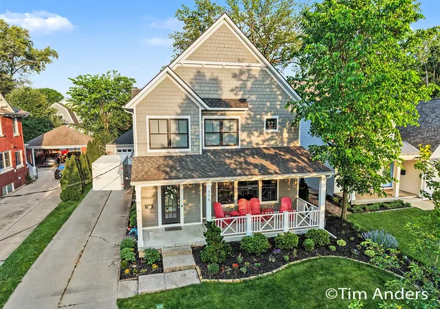 Homes for sale in Grand Rapids, MI | 556 Greenwood Ave, Grand Rapids, MI 49506 | MLS# 70535376