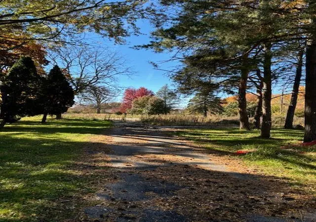 2nd image of 2006 S Lilley Rd, Canton, MI 48188 | MLS# 70480897