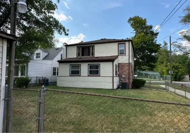 Photo 4 of Single family home for sale at 25501 Pembroke Ave, Redford, MI 48240 | MLS# 61014773 | Listing updated on 2026-08-13