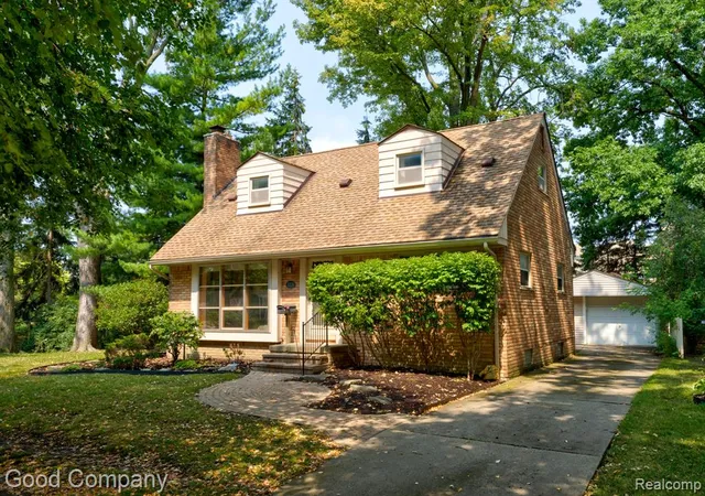 Photo 1 of Sale Pending at 3336 Merrill Ave, Royal Oak, MI 48073 6815 | MLS# 61023905 | Listing updated on 2026-09-12