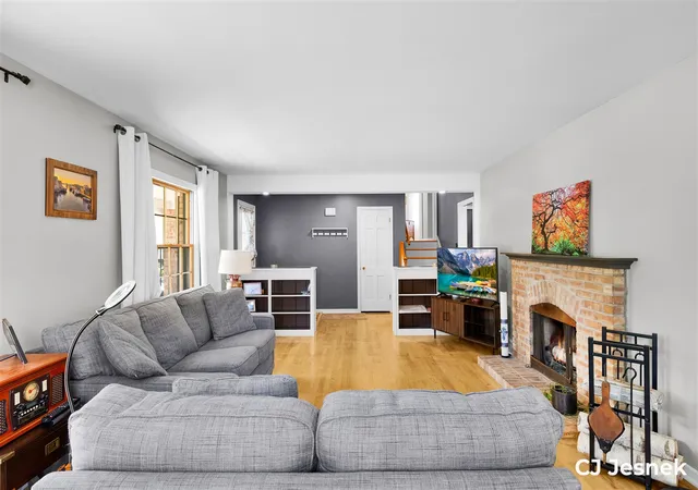 Photo 4 of Sale Pending at 1929 Lotus Ave, Grand Rapids, MI 49506 | MLS# 70545856 | Listing updated on 2026-08-29