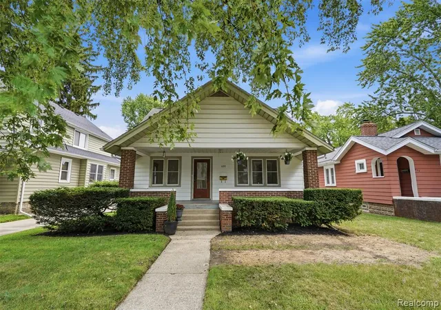 1st image of 406 Wesley St, Rochester, MI 48307 1866 | MLS# 61023070