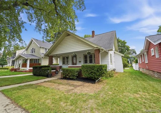 2nd image of 406 Wesley St, Rochester, MI 48307 1866 | MLS# 61023070