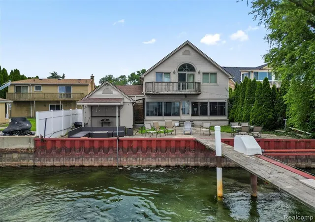 1st image of 34338 Jefferson Ave, Harrison Township, MI 48045 | MLS# 60923148