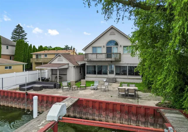 2nd image of 34338 Jefferson Ave, Harrison Township, MI 48045 | MLS# 60923148