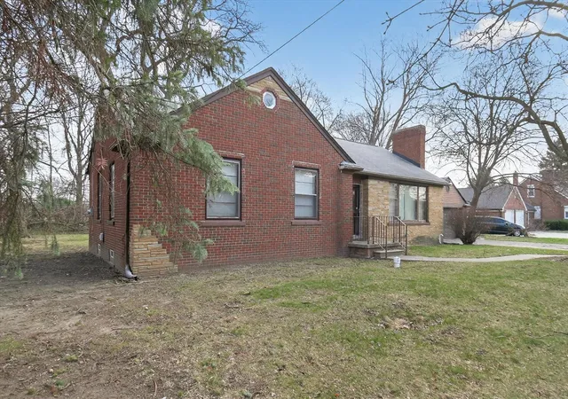 5th image of 18759 Huntington Ave, Harper Woods, MI 48225 | MLS# 70518267