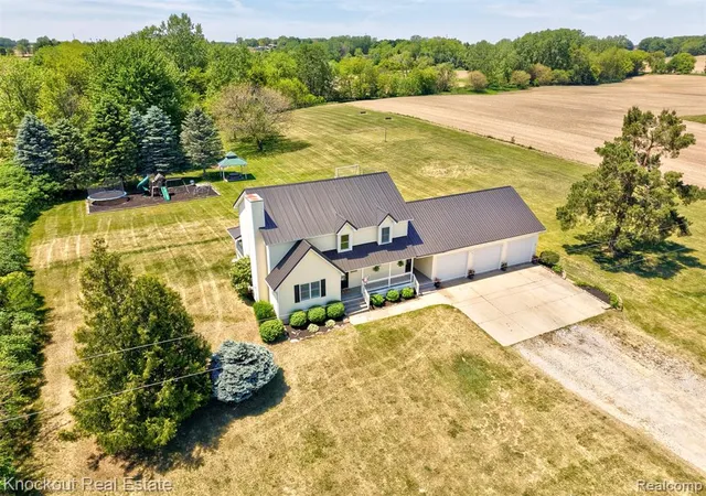 Homes for sale in Mayville, MI | 7616 Fostoria Rd, Mayville, MI 48744 | MLS# 60999390