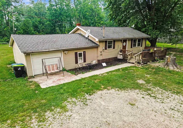 Photo 2 of Single family home for sale at 3620 Klender Rd, Rhodes, MI 48652 | MLS# 50215348 | Listing updated on 2026-08-07