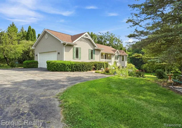 1st image of 11315 Lippincott Blvd, Davison, MI 48423 9127 | MLS# 61023225