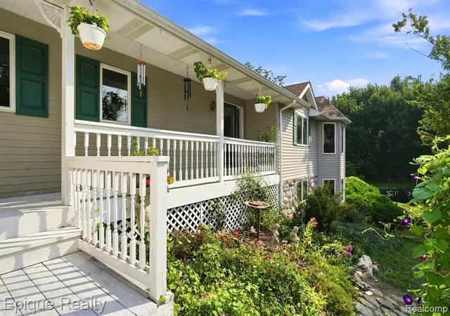 2nd image of 11315 Lippincott Blvd, Davison, MI 48423 9127 | MLS# 61023225