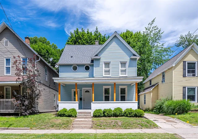 Homes for sale in Grand Rapids, MI | 23 Palmer St, Grand Rapids, MI 49505 | MLS# 70541175