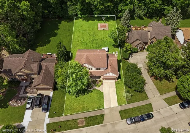 Photo 2 of Sale Pending at 47008 Cider Ml Dr, Novi, MI 48374 2960 | MLS# 61005221 | Listing updated on 2026-09-03