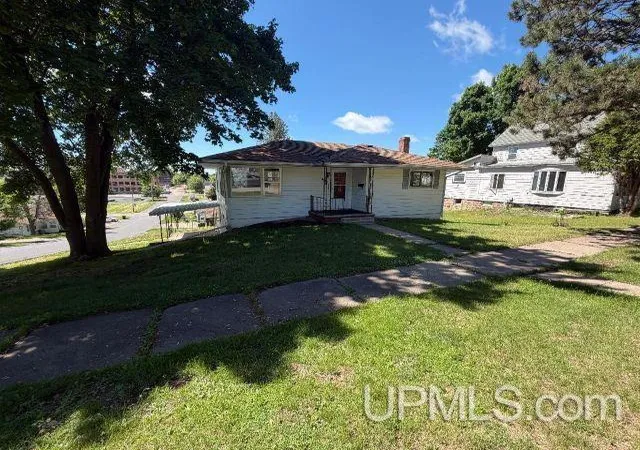 Homes for sale in Iron Mountain, MI | 401 W Brown St, Iron Mountain, MI 49801 | MLS# 50210935