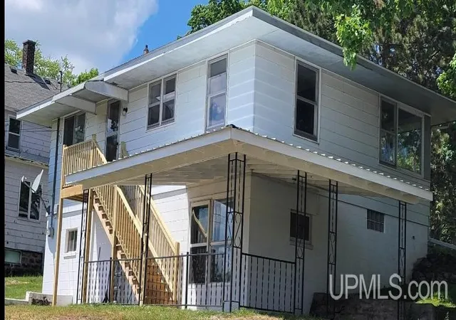 Homes for sale in Iron Mountain, MI | 401 W Brown St, Iron Mountain, MI 49801 | MLS# 50210935