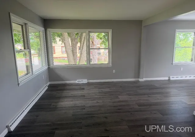 Homes for sale in Iron Mountain, MI | 401 W Brown St, Iron Mountain, MI 49801 | MLS# 50210935