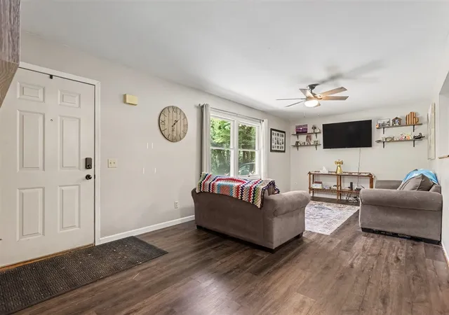 3rd image of 21321 Clear Lake Ave, Battle Creek, MI 49014 | MLS# 70549465