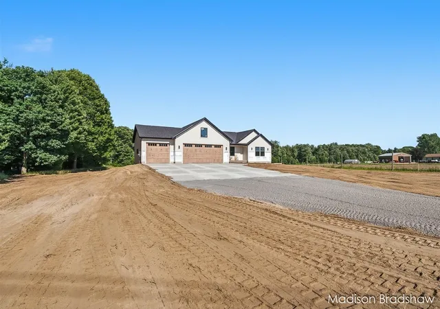 3rd image of 13792 84Th Ave, Coopersville, MI 49404 | MLS# 70541191