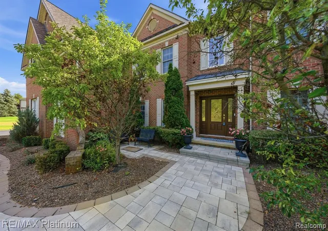 2nd image of 3812 S Shoreline Dr, Milford, MI 48381 | MLS# 61019440