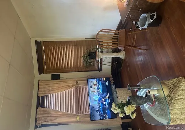 Photo 3 of Sale Pending at 4013 Baldwin St, Detroit, MI 48214 | MLS# 60981592 | Listing updated on 2026-07-07