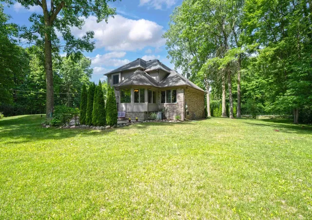 Homes for sale in Algonac, MI | 9145 Folkert Rd, Algonac, MI 48001 | MLS# 50212972