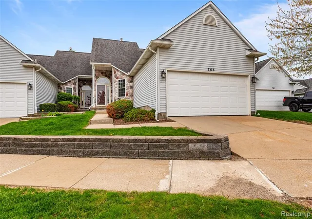 Homes for sale in South Lyon, MI | 766 Challenging Trl, South Lyon, MI 48178 | MLS# 60987365