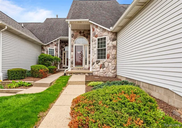 Homes for sale in South Lyon, MI | 766 Challenging Trl, South Lyon, MI 48178 | MLS# 60987365