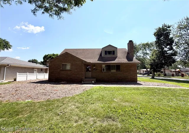 Homes for sale in Dearborn Heights, MI | 1712 N Evangeline St, Dearborn Heights, MI 48127 | MLS# 61010977
