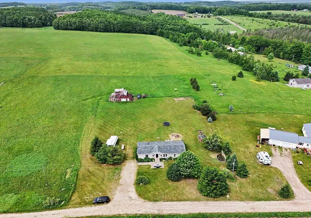 Homes for sale in Charlevoix, MI | 14625 Springwood Rd, Charlevoix, MI 49720 | MLS# 80070478