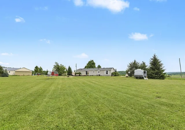 Photo 3 of Sale Pending at 14625 Springwood Rd, Charlevoix, MI 49720 | MLS# 80070478 | Listing updated on 2026-07-04