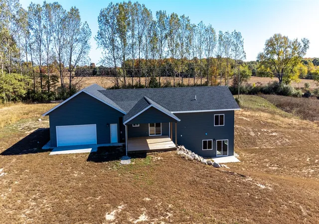 Photo 2 of Single family home for sale at 2509 S 40th Ave, Shelby, MI 49455 | MLS# 70489376 | Listing updated on 2025-12-02