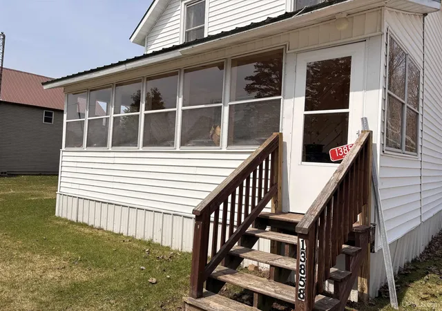 Homes for sale in Nahma, MI | 13858 Main Street Ll Rd, Nahma, MI 49864 | MLS# 50213990