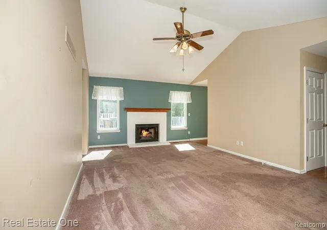Homes for sale in Oxford, MI | 1081 Clearview Dr, Oxford, MI 48371 | MLS# 60998395