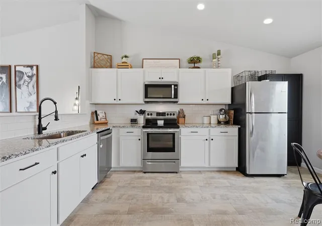Photo 4 of Single family home for sale at 3051 Ivywood Cir, Howell, MI 48855 6310 | MLS# 61024073 | Listing updated on 2026-09-16