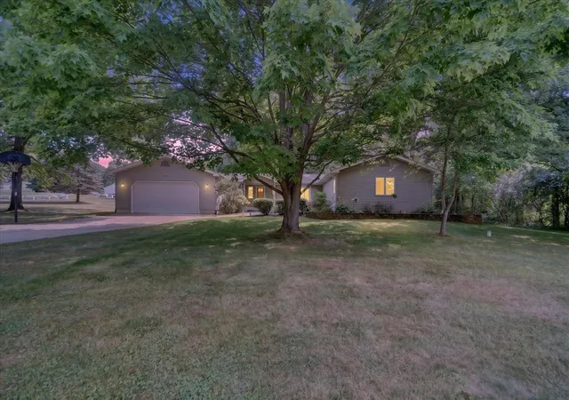 Photo 2 of Single family home for sale at 17334 10 Mile Rd, Battle Creek, MI 49014 | MLS# 70555395 | Listing updated on 2026-08-28