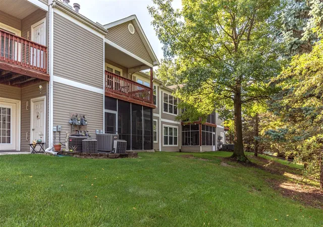 Photo 2 of Condo for sale at 1486 Fox Pointe Cir, Ann Arbor, MI 48108 | MLS# 70555416 | Listing updated on 2026-09-06